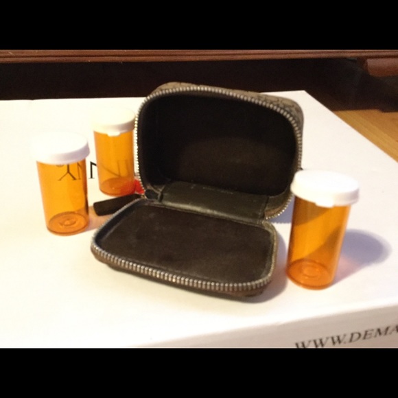Coach travel pill case EUC includes bottles - Picture 4 of 6